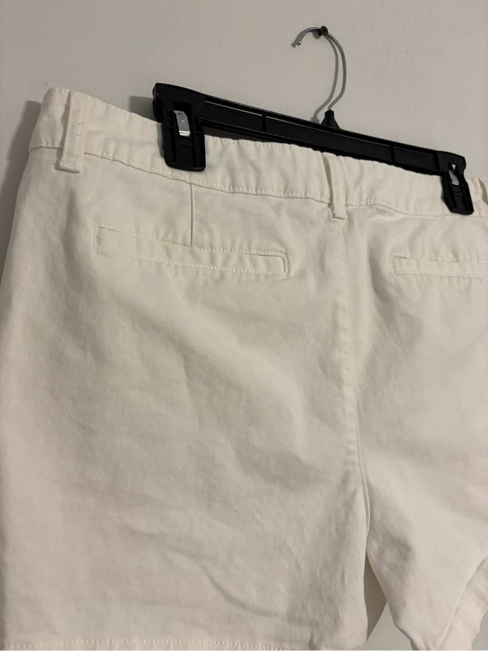 a.n.a A New Approach White Twill Shorts - Women’s Size 12 - Picture 13 of 15